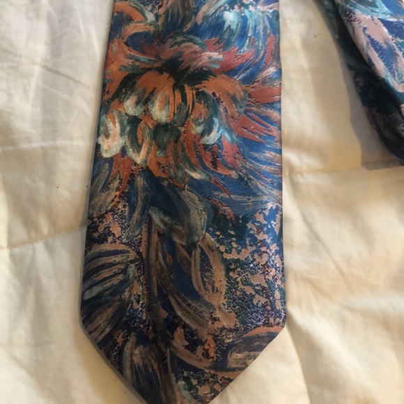 3/$20 or 5 for $25 Bundle Sale❗️Men’s Suit Tie by Wembley - Picture 3 of 5